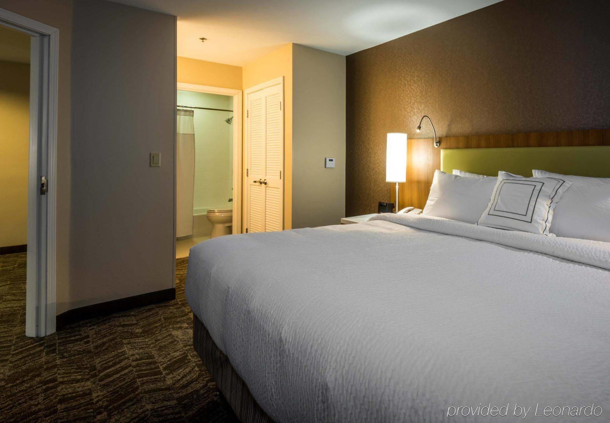 Springhill Suites By Marriott Denton Dış mekan fotoğraf